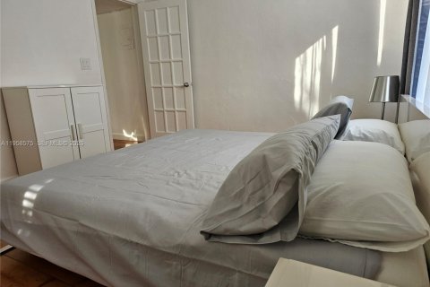 Condo in Miami Beach, Florida, 1 bedroom  № 2020837 - photo 22