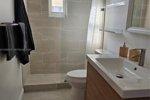 Condo in Miami Beach, Florida, 1 bedroom  № 2020837 - photo 15