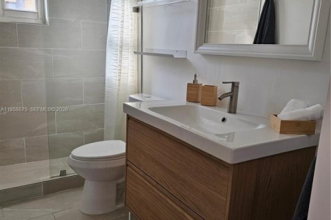 Condo in Miami Beach, Florida, 1 bedroom  № 2020837 - photo 17