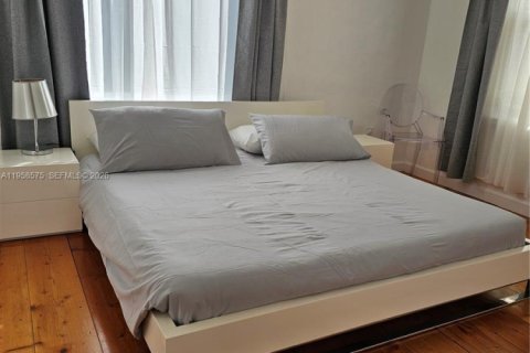 Condo in Miami Beach, Florida, 1 bedroom  № 2020837 - photo 18