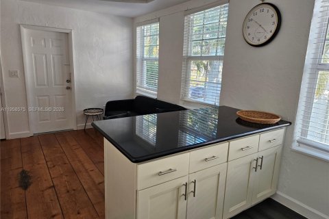 Condo in Miami Beach, Florida, 1 bedroom  № 2020837 - photo 7