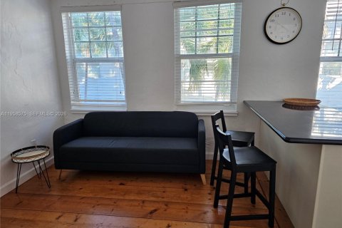 Condo in Miami Beach, Florida, 1 bedroom  № 2020837 - photo 4