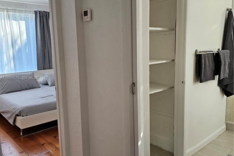 Condo in Miami Beach, Florida, 1 bedroom  № 2020837 - photo 13