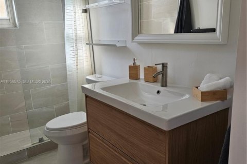 Condo in Miami Beach, Florida, 1 bedroom  № 2020837 - photo 14