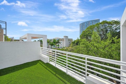 Copropriété à vendre à Miami, Floride: 2 chambres, 152.82 m2 № 2063999 - photo 20