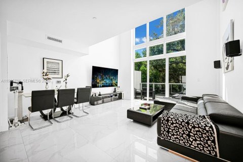 Copropriété à vendre à Miami, Floride: 2 chambres, 152.82 m2 № 2063999 - photo 5