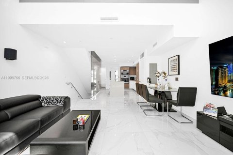 Copropriété à vendre à Miami, Floride: 2 chambres, 152.82 m2 № 2063999 - photo 8