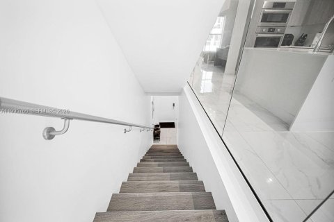 Copropriété à vendre à Miami, Floride: 2 chambres, 152.82 m2 № 2063999 - photo 25