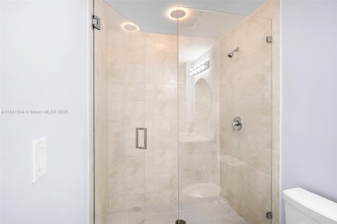 Copropriété à vendre à Miami, Floride: 3 chambres, 138.8 m2 № 1807852 - photo 23