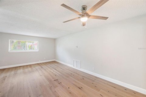 Villa ou maison à vendre à Dunedin, Floride: 5 chambres, 279.26 m2 № 1899835 - photo 22
