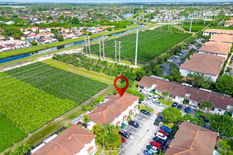 Townhouse in Miami, Florida 2 bedrooms, 104.98 sq.m. № 1941805 - photo 21