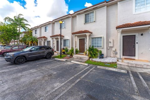 Townhouse in Miami, Florida 2 bedrooms, 104.98 sq.m. № 1941805 - photo 3