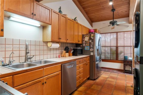 House in Miami, Florida 3 bedrooms, 113.53 sq.m. № 2010710 - photo 18