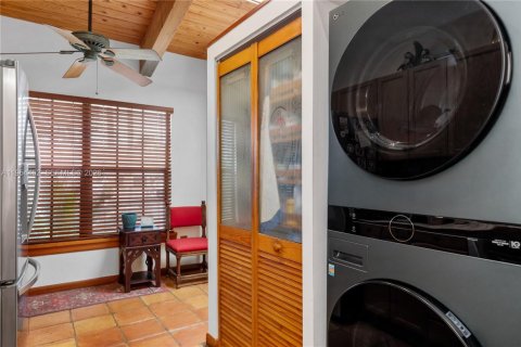 House in Miami, Florida 3 bedrooms, 113.53 sq.m. № 2010710 - photo 28