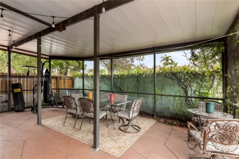 House in Miami, Florida 3 bedrooms, 113.53 sq.m. № 2010710 - photo 30