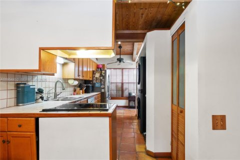 House in Miami, Florida 3 bedrooms, 113.53 sq.m. № 2010710 - photo 17