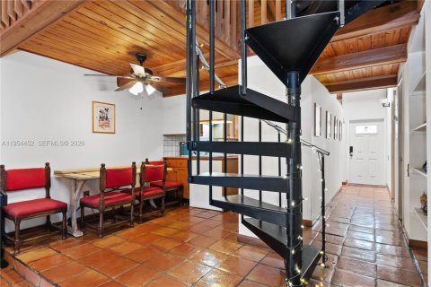 House in Miami, Florida 3 bedrooms, 113.53 sq.m. № 2010710 - photo 15