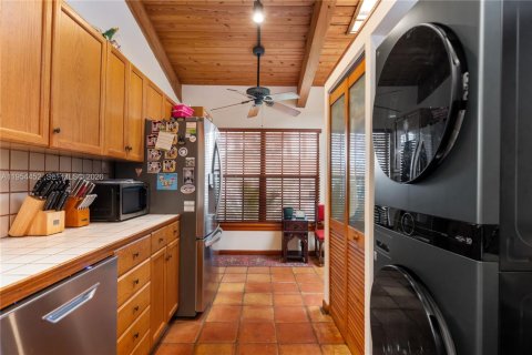 House in Miami, Florida 3 bedrooms, 113.53 sq.m. № 2010710 - photo 29