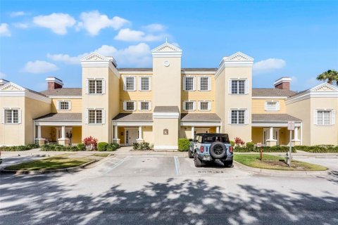 Condo in Four Corners, Florida, 1 bedroom  № 1620132 - photo 1