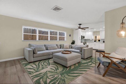 Casa en venta en Seminole, Florida, 3 dormitorios, 142.7 m2 № 2383633 - foto 7
