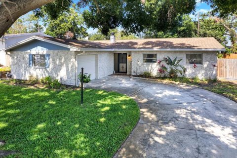 Casa en Seminole, Florida 3 dormitorios, 142.7 m2 № 2383633