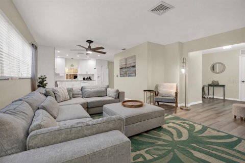 Casa en venta en Seminole, Florida, 3 dormitorios, 142.7 m2 № 2383633 - foto 9