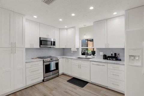 Casa en venta en Seminole, Florida, 3 dormitorios, 142.7 m2 № 2383633 - foto 10