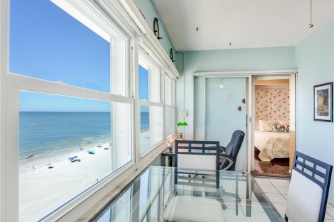 Condo in North Redington Beach, Florida, 2 bedrooms № 2420447 - photo 7