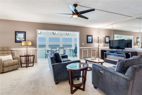 Condo in North Redington Beach, Florida, 2 bedrooms № 2420447 - photo 26