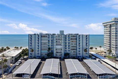 Condo in North Redington Beach, Florida, 2 bedrooms № 2420447 - photo 19