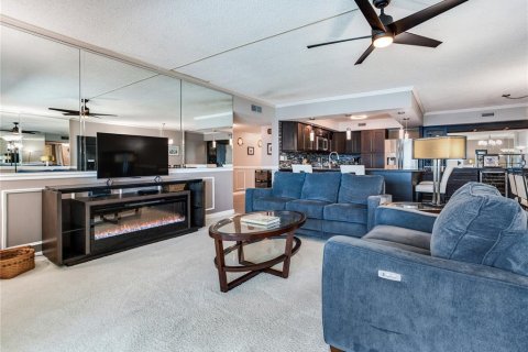 Condo in North Redington Beach, Florida, 2 bedrooms № 2420447 - photo 30
