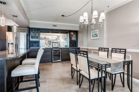 Condo in North Redington Beach, Florida, 2 bedrooms № 2420447 - photo 16