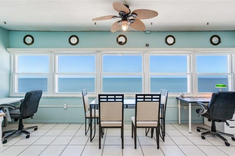 Condo in North Redington Beach, Florida, 2 bedrooms № 2420447 - photo 3