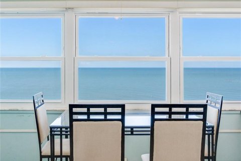 Condo in North Redington Beach, Florida, 2 bedrooms № 2420447 - photo 4