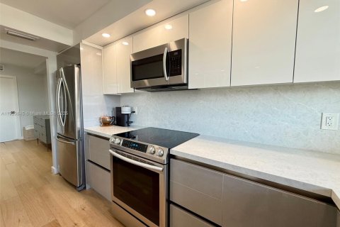 Condominio en venta en Hallandale Beach, Florida, 1 dormitorio, 61.32 m2 № 2082700 - foto 3