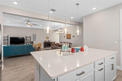 Casa en venta en Clermont, Florida, 2 dormitorios, 165.18 m2 № 1880619 - foto 10