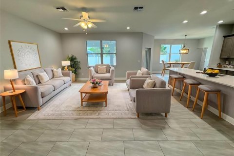 House in Dade City, Florida 4 bedrooms, 228.82 sq.m. № 1656938 - photo 3