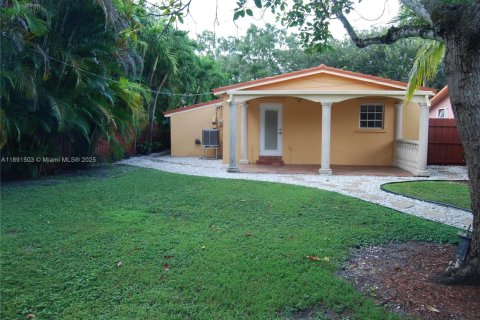 Снять в аренду виллу или дом в Майами-Спрингс, Флорида 3 спальни, 121.05м2, № 1943993 - фото 13