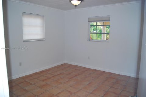 Снять в аренду виллу или дом в Майами-Спрингс, Флорида 3 спальни, 121.05м2, № 1943993 - фото 11