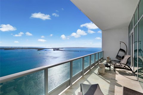 Condo in Miami, Florida, 4 bedrooms  № 2010741 - photo 13