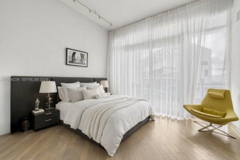 Condo in Miami, Florida, 4 bedrooms  № 2010741 - photo 18