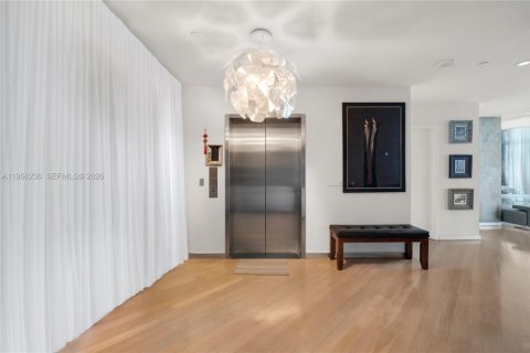 Condo in Miami, Florida, 4 bedrooms  № 2010741 - photo 23