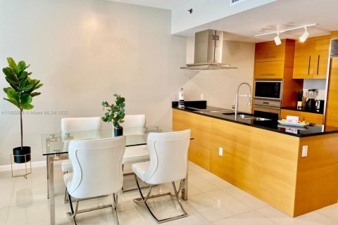 Condo in Miami, Florida, 1 bedroom № 1882018 - photo 15