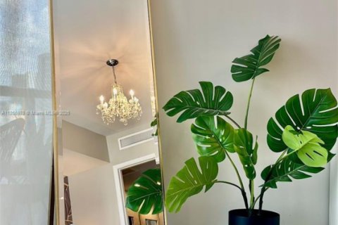 Condo in Miami, Florida, 1 bedroom № 1882018 - photo 8