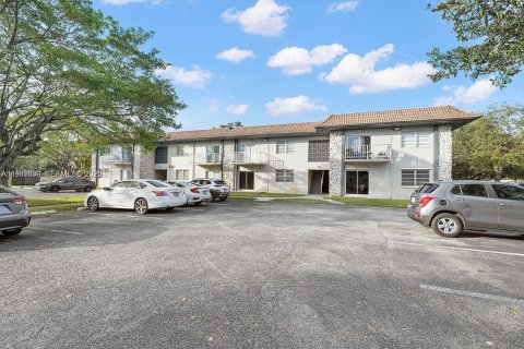 Снять в аренду кондоминиум в Майами-Лейкс, Флорида 1 спальня, 72м2, № 2047654 - фото 14