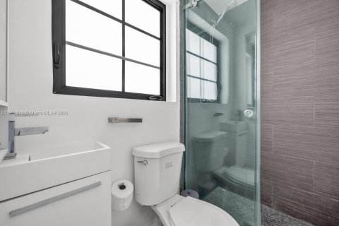 Immobilier commercial à vendre à Miami Beach, Floride: 282.42 m2 № 1952229 - photo 12