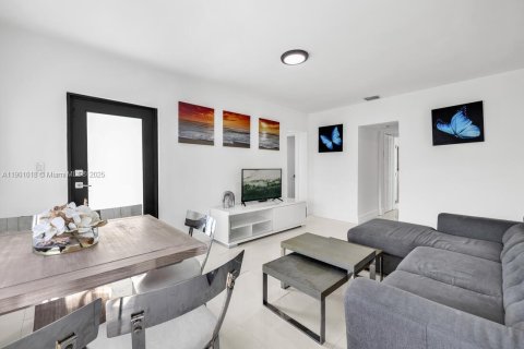 Immobilier commercial à vendre à Miami Beach, Floride: 282.42 m2 № 1952229 - photo 21