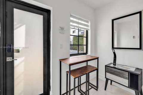 Immobilier commercial à vendre à Miami Beach, Floride: 282.42 m2 № 1952229 - photo 10