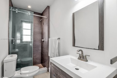 Immobilier commercial à vendre à Miami Beach, Floride: 282.42 m2 № 1952229 - photo 6