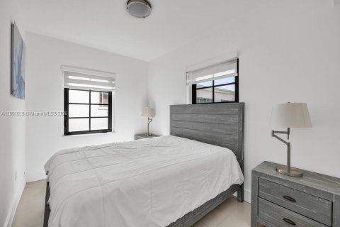 Immobilier commercial à vendre à Miami Beach, Floride: 282.42 m2 № 1952229 - photo 19
